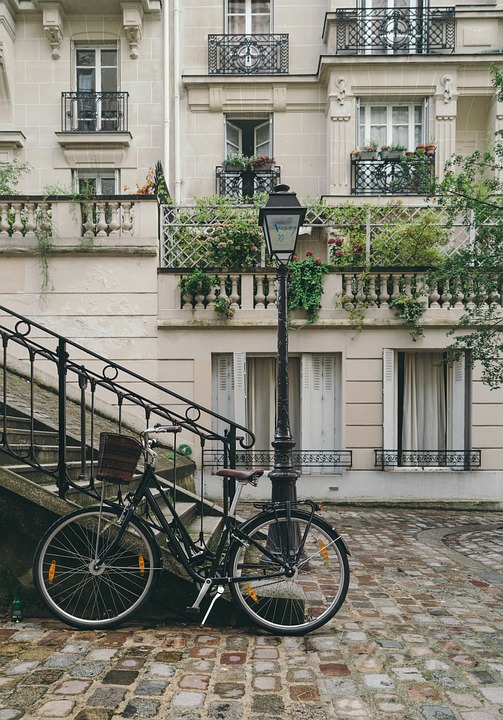 Romantic Getaways in Paris: The Most Charming Hotels and Activities for Couples